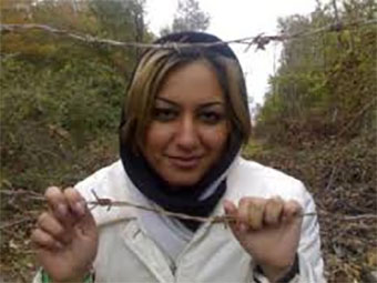 بیانیه کانون شهروندی زنان در اعتراض به بازداشت مهدیه گلرو: به جای زنان معترض به اسیدپاشی، اسیدپاشان را دستگیر کنید